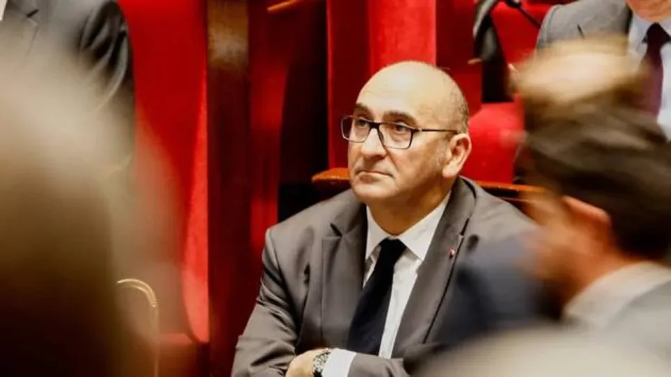وزير الداخلية الفرنسي الجديد يمد يده للجزائر