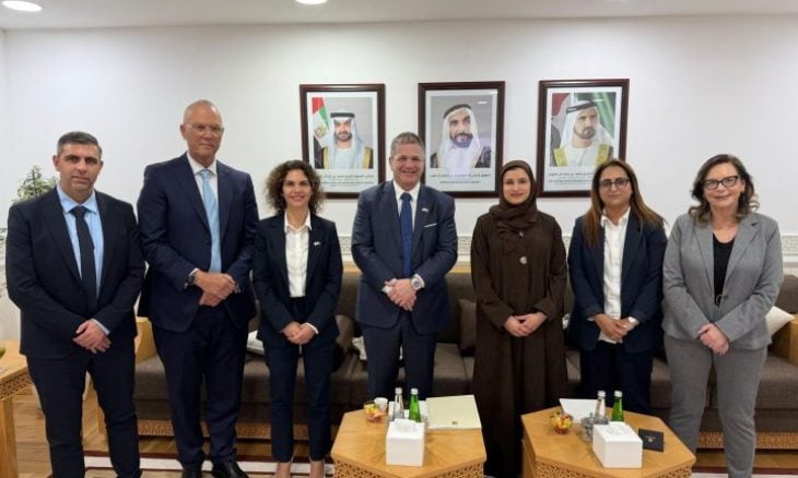 وزير إسرائيلي يشيد بالإمارات بعد استقباله ووفده المرافق
