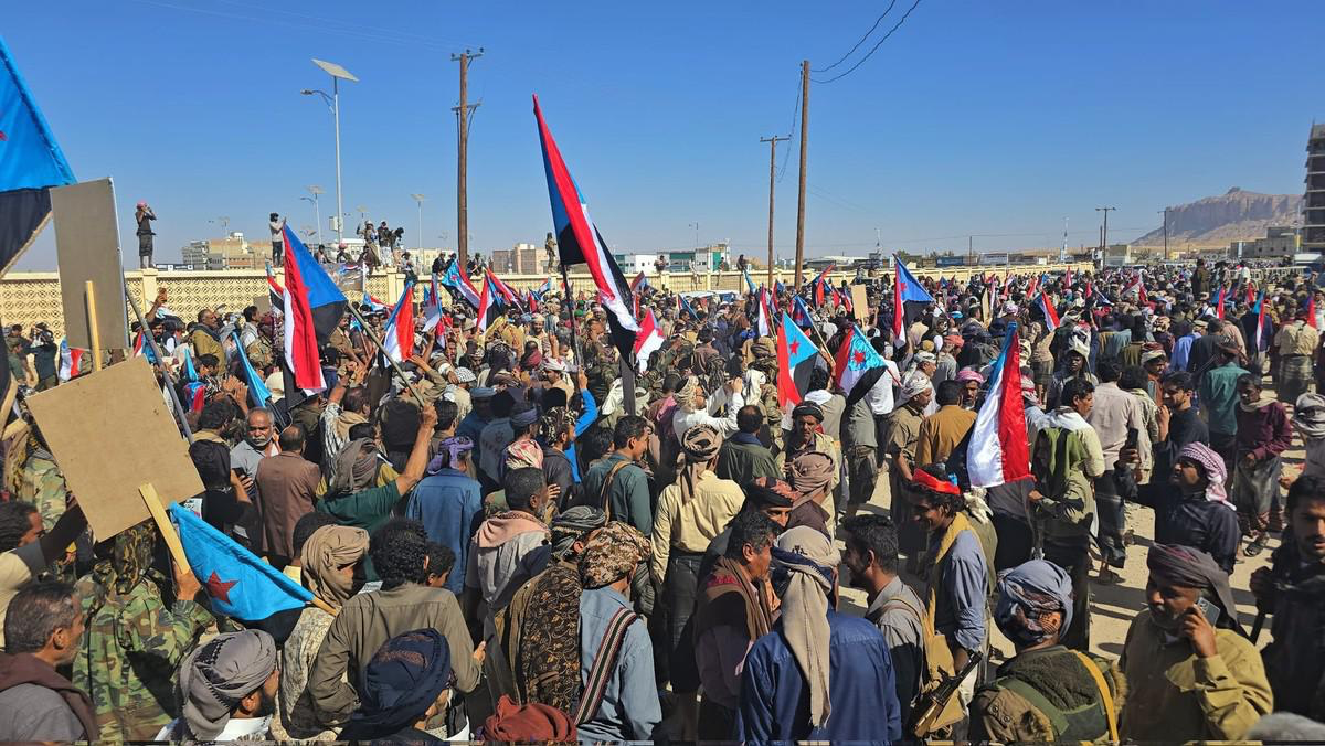 مقتل متظاهرين سلميين في شبوة يؤجج التوتر في جنوب اليمن