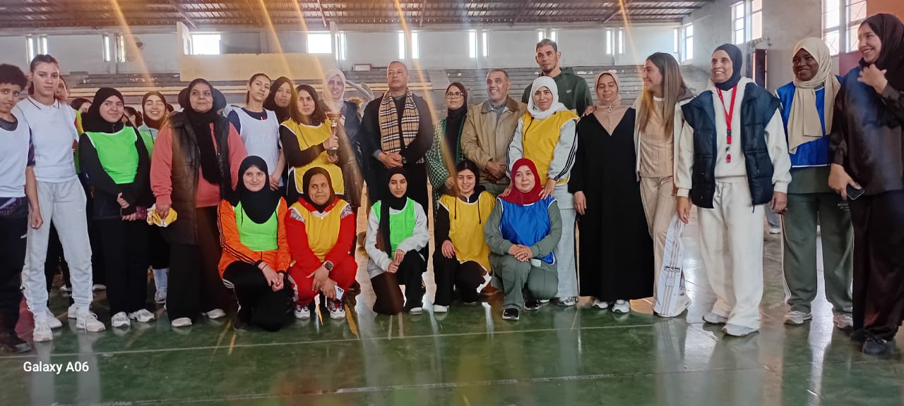 بمناسبة اليوم العالمي للمرأة …. المديرية الجهوية لجهة مراكش أسفي قطاع الشاب تنظم يوم رياضي لفائدة رائدات مراكز التاهيل المهني والأندية النسوية