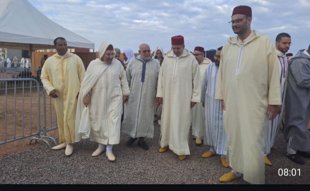بمدينة الفقيه بن صالح  عامل الاقليم. يترأس صلاة العيد في أجواء روحانية مميزة