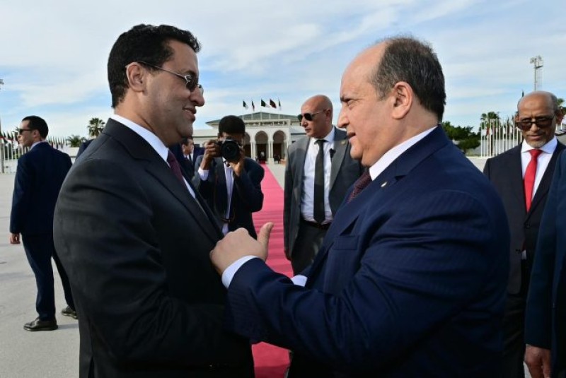 الوزير الأول الموريتاني يغادر الجزائر