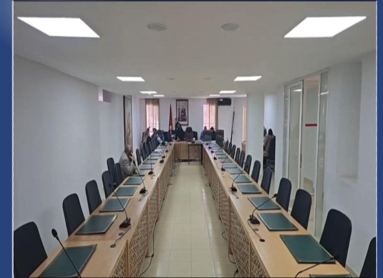غياب النصاب يؤجل دورة جماعة تمارة للمرة الثانية وسط جدل حول تفويض قطاع النظافة