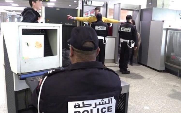 ظروف وملابسات تورط مواطنة أجنبية، تنحدر من إحدى دول إفريقيا جنوب الصحراء، في قضية تتعلق بالتهريب الدولي للمخدرات الصلبة.
