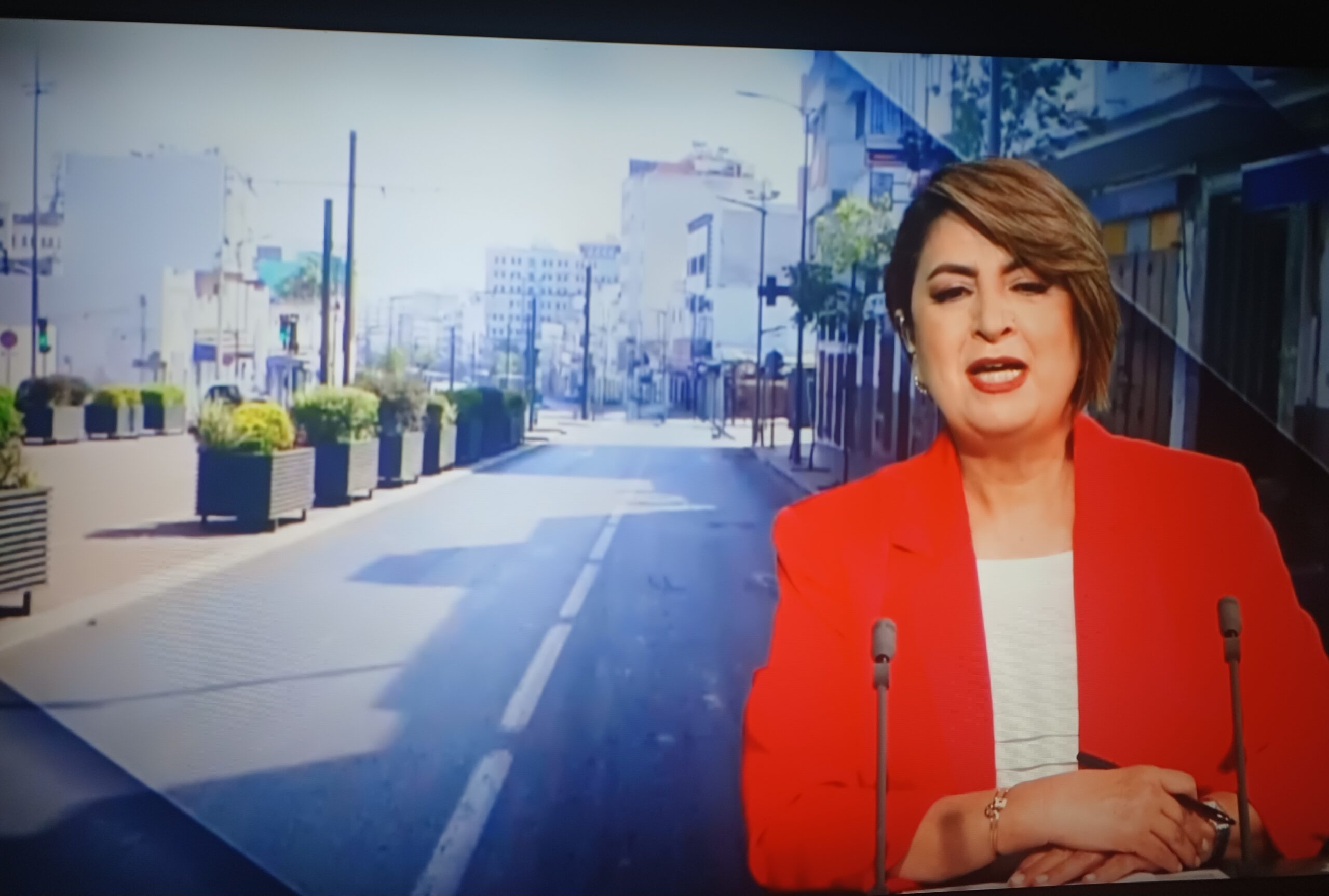 القناة الاولى قناة المغاربة يجب ان لا تغفل  تقريب المواطنين من الفواجع ” حوادث النيران والضحايا بسطات” ودور العمال ممتلوا صاحب الجلالة