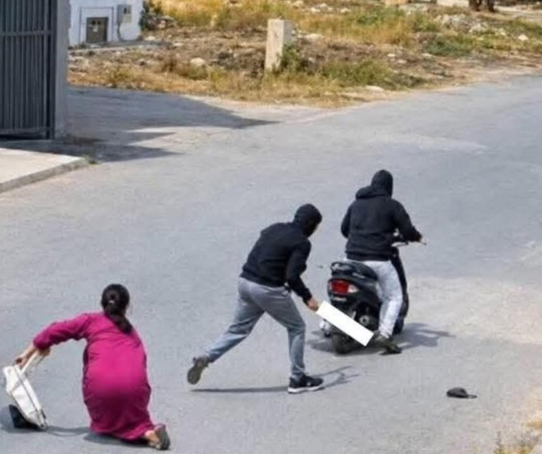 حادث سرقة مقرون بالإعتداء على امرأة ، يهز حي المنتزه ، بسلا بوقنادل .