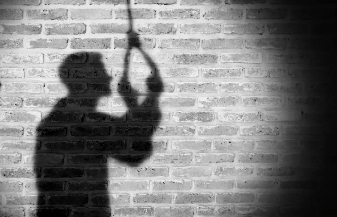 موظف بسجن مكناس يُعثر عليه جثة داخل وحدة فندقية بفاس وفتح تحقيق لتحديد الملابسات