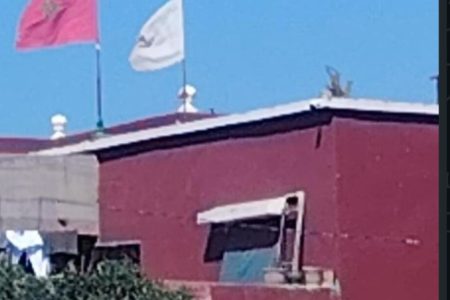 إقليم الجديدة.. رفع العلم الوطني فوق مكان تروج بشأنه مزاعم الشعوذة يستدعي فتح تحقيق