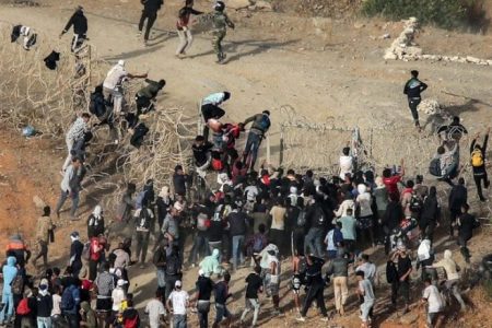 هل فتحت سبتة ابوابها في وجه أصحاب الأرض؟ التفاصيل الكاملة لهجرة جماعية غير مسبوقة .