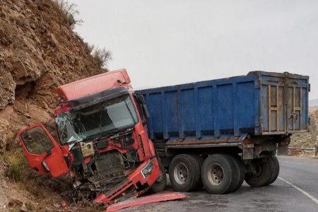 حادثة سير تستنفر السلطات على طريق أسني .. ودعوات لمستعملي الطريق إلى مزيد من الحيطة والحذر