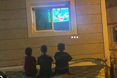 الاطفال التلاتة يحضون بتكريم خاص من الملك محمد السادس، بعدما وجه إليهم هدايا ثمينة