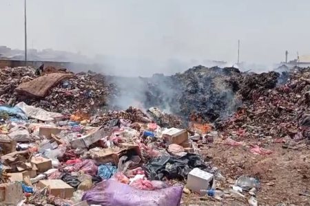 خميس الكارة.. ســـــوق أسبوعـــي يتحول إلى “قنبلـة بيئيــــة” موقوتة، خميس الكارة.. ســـــوق أسبوعـــي يتحول إلى “قنبلـة بيئيــــة” موقوتة،