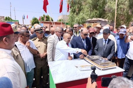 لتعزيز البنيات التعليمية عامل صاحب الجلالة على اقليم قلعة السراغنة يدشن وحدة تعليمية بجماعة الكرن