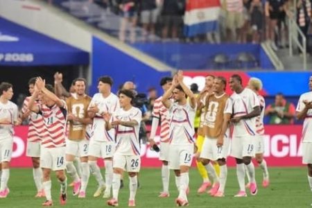 هذه آخر تطورات فضيحة الاحذية الوردية التي تم فرضها على لاعبي كأس العالم في نسخته الأخيرة