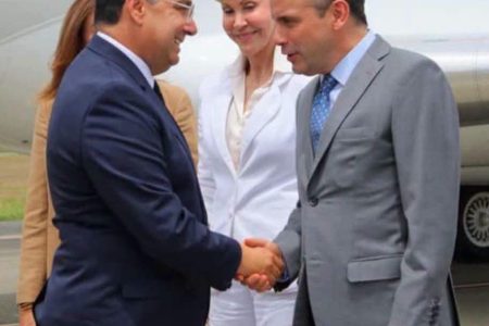 حضور مغربي رفيع في كولومبيا.. بوريطة يمثل جلالة الملك محمد السادس في مراسم تنصيب الرئيس الجديد.